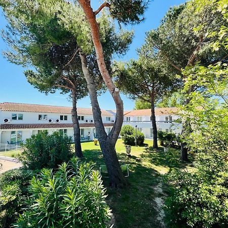 Artemia Aigues-Mortes - Hotel Avec Piscine ภายนอก รูปภาพ