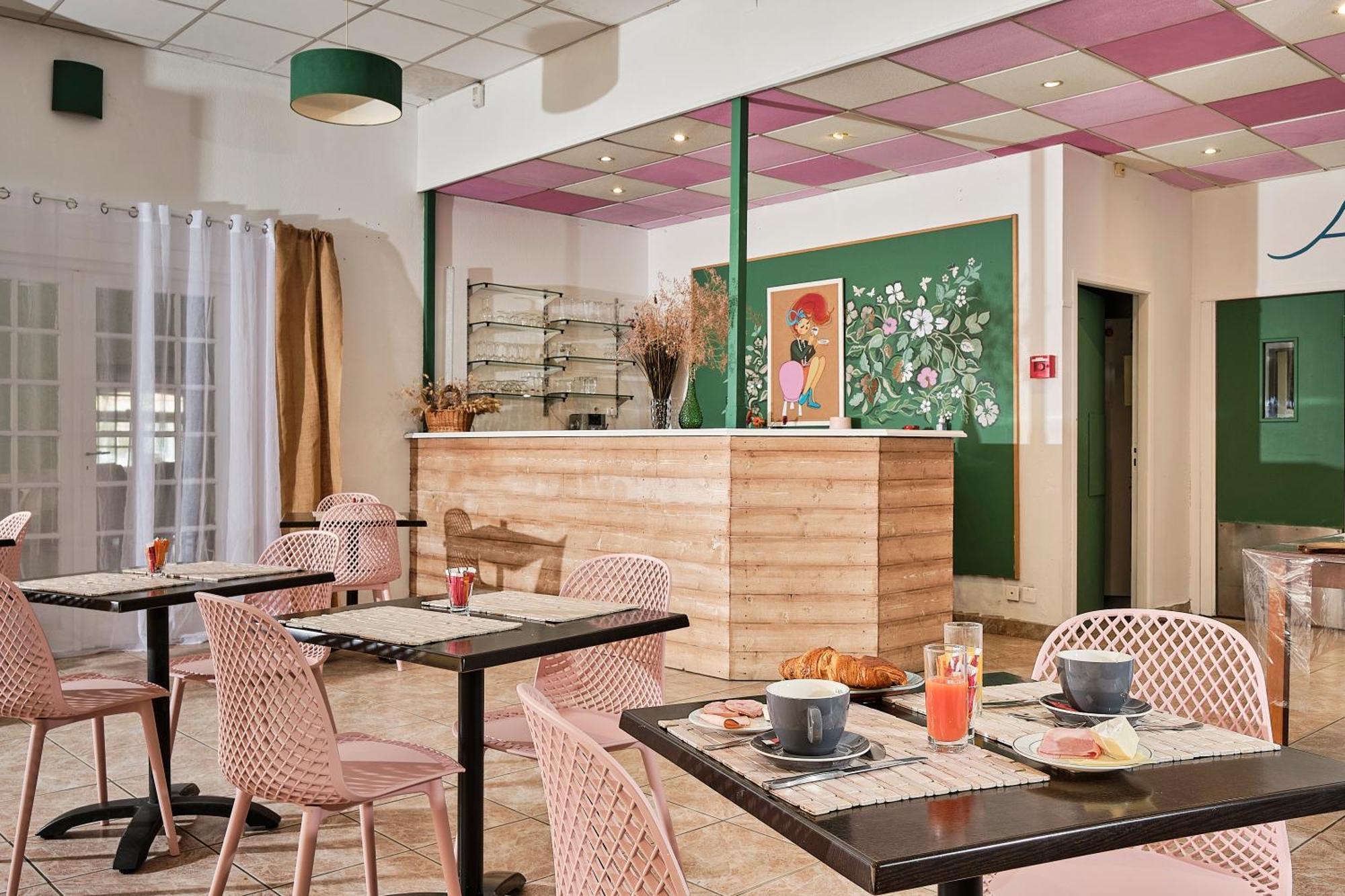 Artemia Aigues-Mortes - Hotel Avec Piscine ภายนอก รูปภาพ