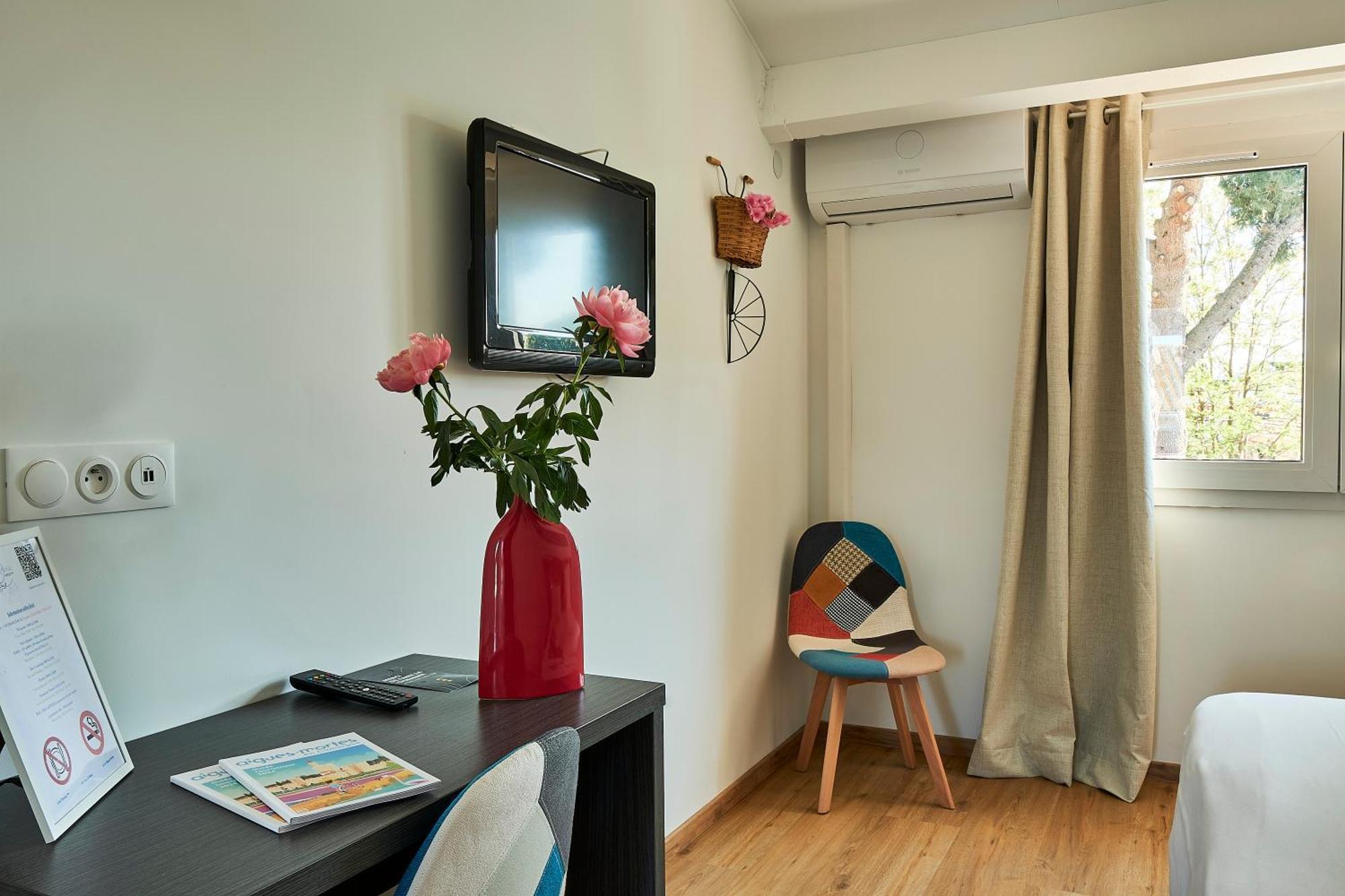 Artemia Aigues-Mortes - Hotel Avec Piscine ภายนอก รูปภาพ