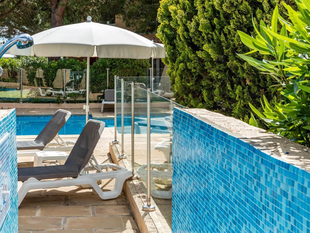 Artemia Aigues-Mortes - Hotel Avec Piscine ภายนอก รูปภาพ