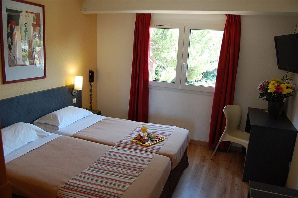 Artemia Aigues-Mortes - Hotel Avec Piscine ภายนอก รูปภาพ