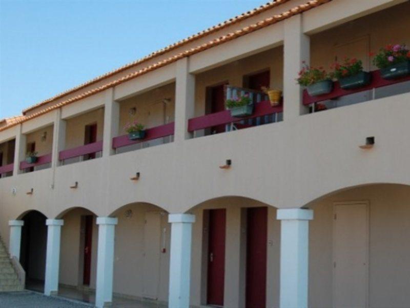 Artemia Aigues-Mortes - Hotel Avec Piscine ภายนอก รูปภาพ
