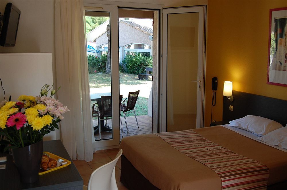 Artemia Aigues-Mortes - Hotel Avec Piscine ภายนอก รูปภาพ