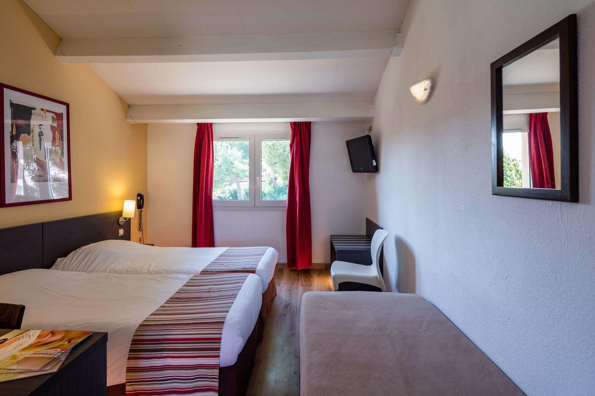 Artemia Aigues-Mortes - Hotel Avec Piscine ภายนอก รูปภาพ