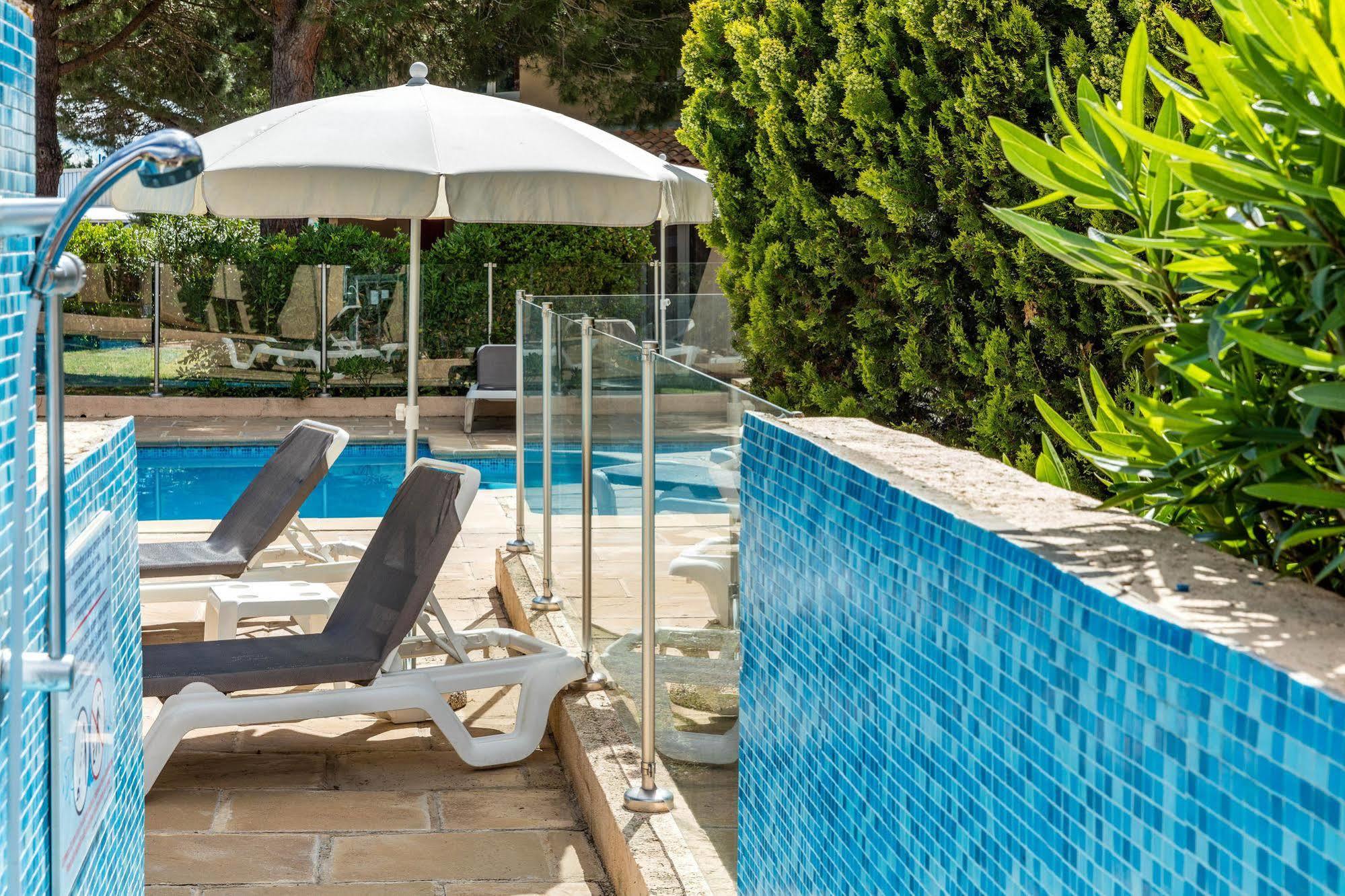 Artemia Aigues-Mortes - Hotel Avec Piscine ภายนอก รูปภาพ