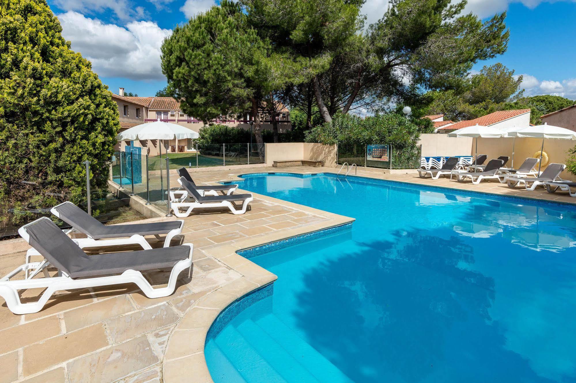 Artemia Aigues-Mortes - Hotel Avec Piscine ภายนอก รูปภาพ